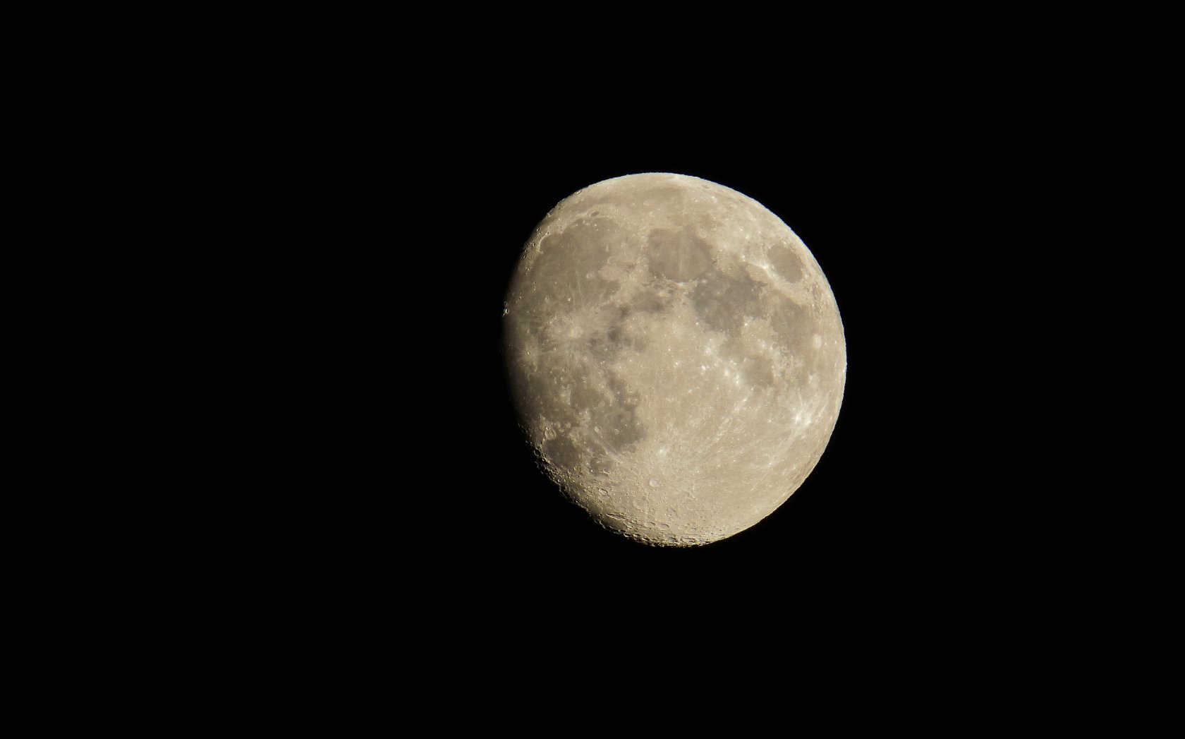 Luna di oggi con stativo